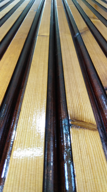 ترمووال ضد آب تولید شده با ترموود کاج ساسنا با لاک رنگی پلی اورتان و مناسب نمای داخلی و خارجی ساختمان مثل پشت تی وی TV، استخر، روفگاردن، باغ ویلا